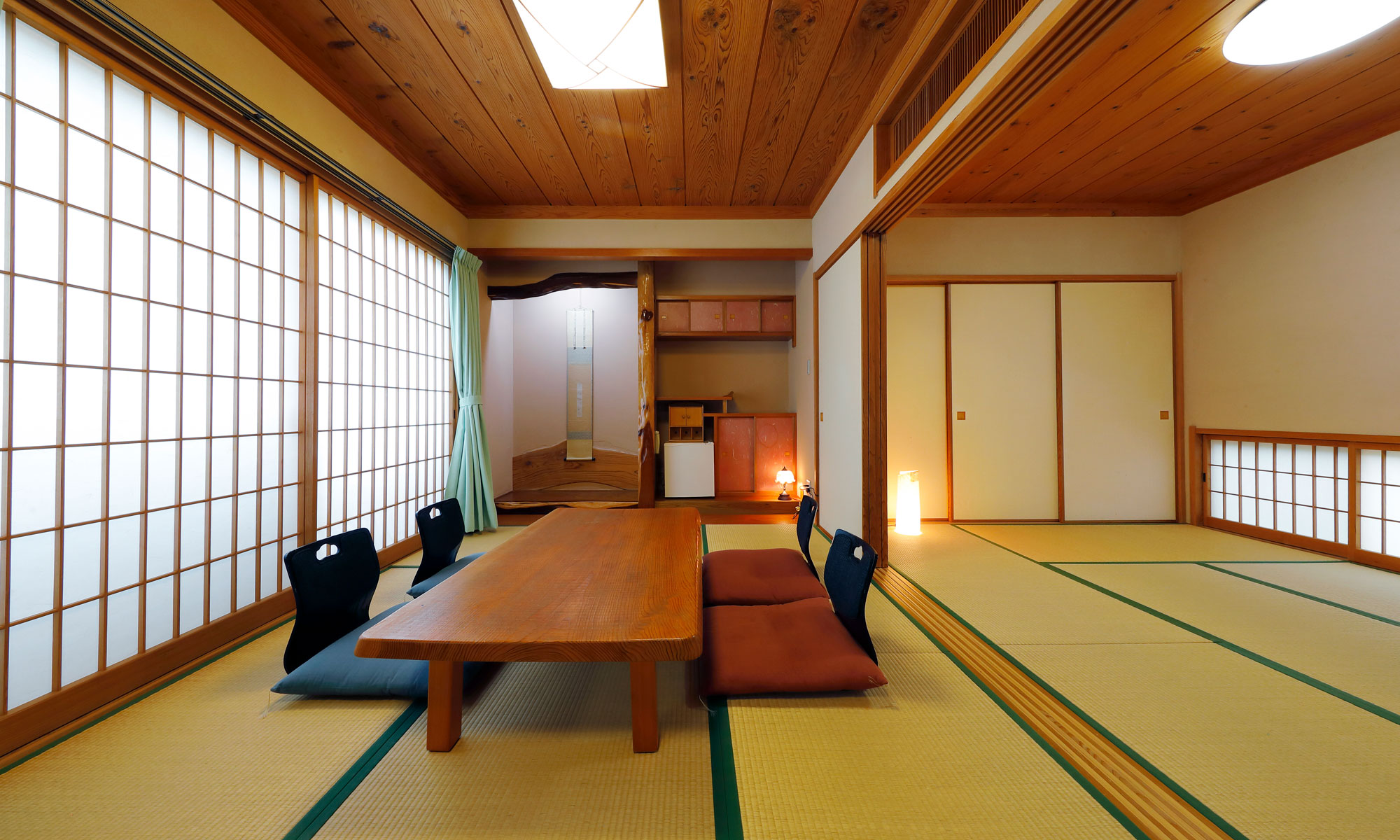 Japanese-style room 9 tatami mats（two rooms）